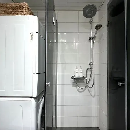 Uniikki Koti Keskustan Kupeessa Omalla Autopaikalla Appartement